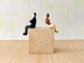 加藤ローサが公表した“離婚しても同居”に議論噴出。「新しい家族の形」を選んだ人々の思い