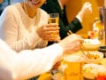 「もう地獄！」7時、12時、6時に食卓に陣取る定年夫。“家に帰りたくない妻”の「口実」とは