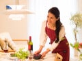 私は58歳の会社員。私が65歳になったとき妻が60歳未満なら社会保険の扶養から外れるのでしょうか？