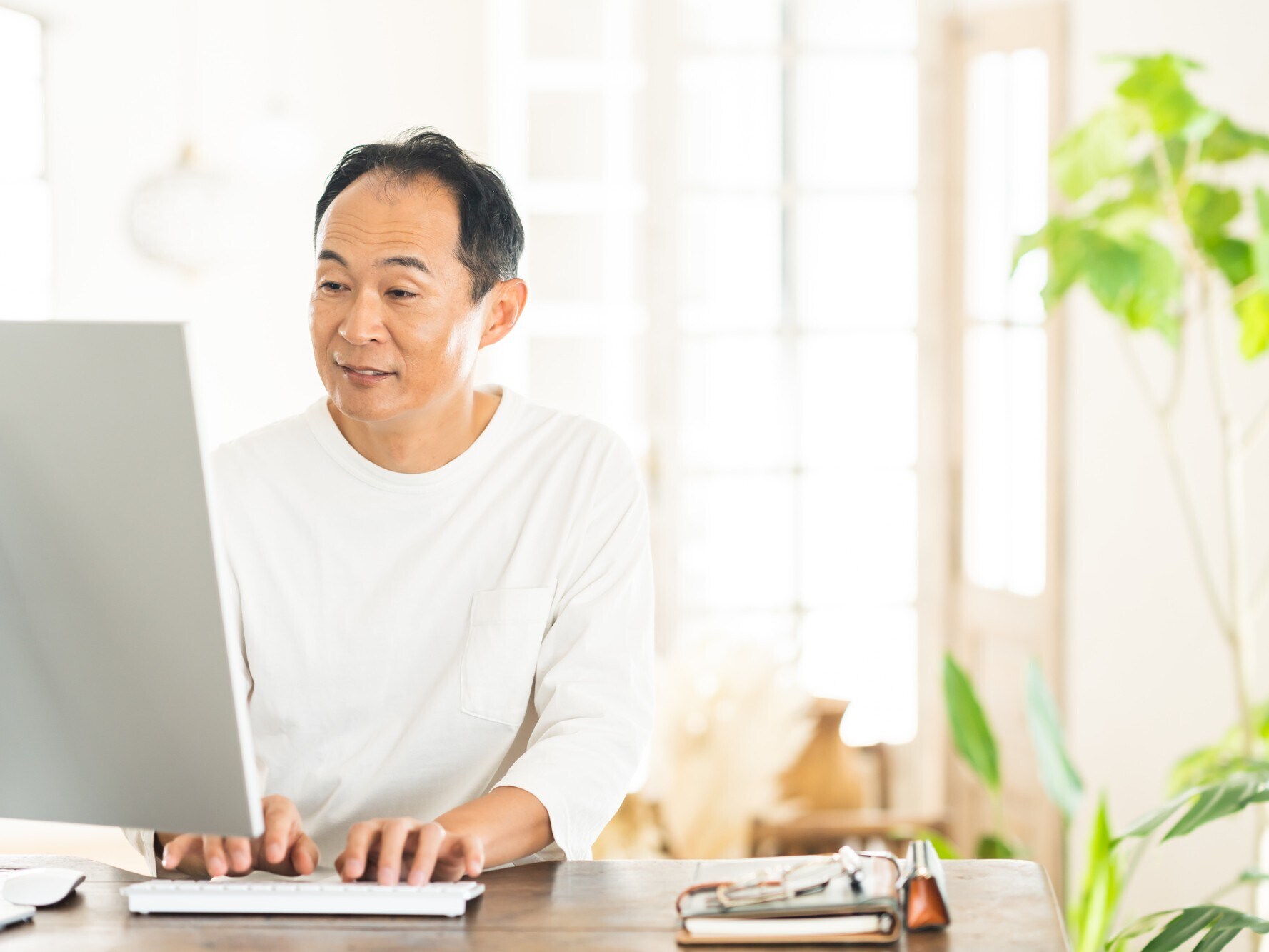 61歳男性「リスクを考えて余剰資金で」eMAXIS Slimシリーズへの積立