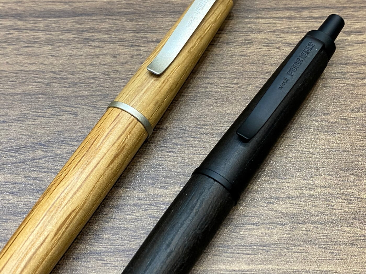 羽根のような紙を使った英国王室御用達手帳 [男のこだわりグッズ] All