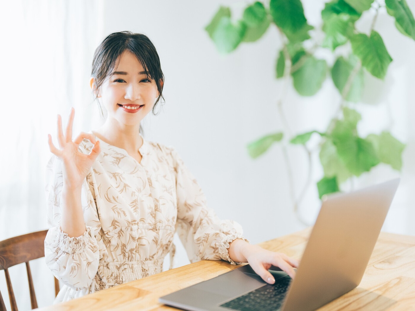 年4回の「会社四季報」を買うなら、どの号がおすすめ？ [資産運用] All About