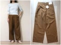 【ユニクロコラボ】きれいめシルエットと素材感が高見え！大人に最適「新作リネンパンツ」着用レビュー
