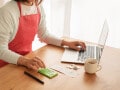 「働かずに手当で贅沢していると思われている」月収13万円・32歳シングルマザーの非課税生活