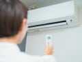Q.「エアコン」の寿命は何年ですか？ “寿命を延ばすコツ”も専門家が解説！