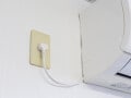 Q. 冬までエアコンを使わないつもりですが、電源プラグを抜いておくと節電になりますか?