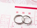 「もう無理」50歳で“5歳年下・イケメン・高収入夫”と結婚したのに……女友達がハマった「落とし穴」