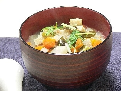 お釜で作る、津軽の郷土料理 『けの汁』