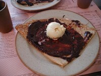 パリのB級グルメ・タルト＆クレープの店