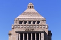 話題の「議員秘書」、どうしたらなれるの?!