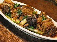 黒豚と金針菜の薬膳煮込み