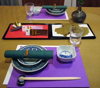折り紙を使ったお祝いのテーブル