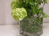 グリーンを花留めにする【簡単アレンジ法】