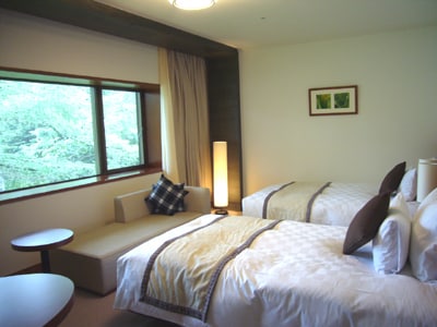 新生・軽井沢プリンスホテルイーストへ