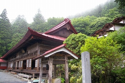 涼を求めて埼玉の別天地で宿坊と坐禅体験