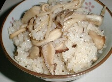 きのこご飯の画像
