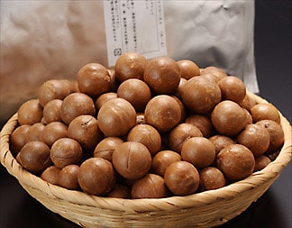 脳血管に良いパルミトオレイン酸をたっぷりと含む　殻つきマカダミアナッツで楽しむ