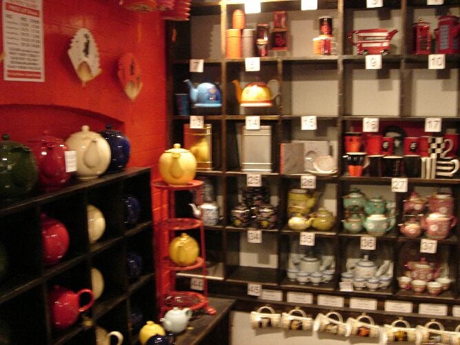ガイドお勧めの紅茶専門店　種類が豊富なイギリスの紅茶