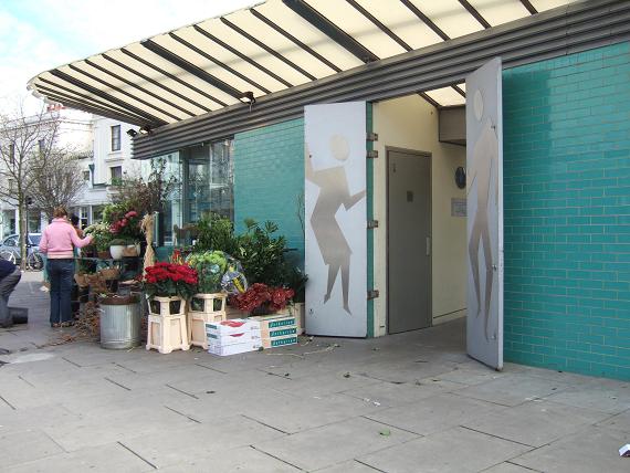 イギリスに関するよくある質問 (その 1)　ロンドンには公衆トイレがない？