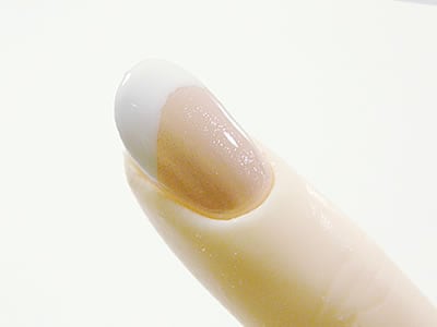 基本のネイルアート　フレンチネイル