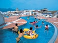 スライダーやアミューズメントプールも多彩！　おすすめ遊園地系