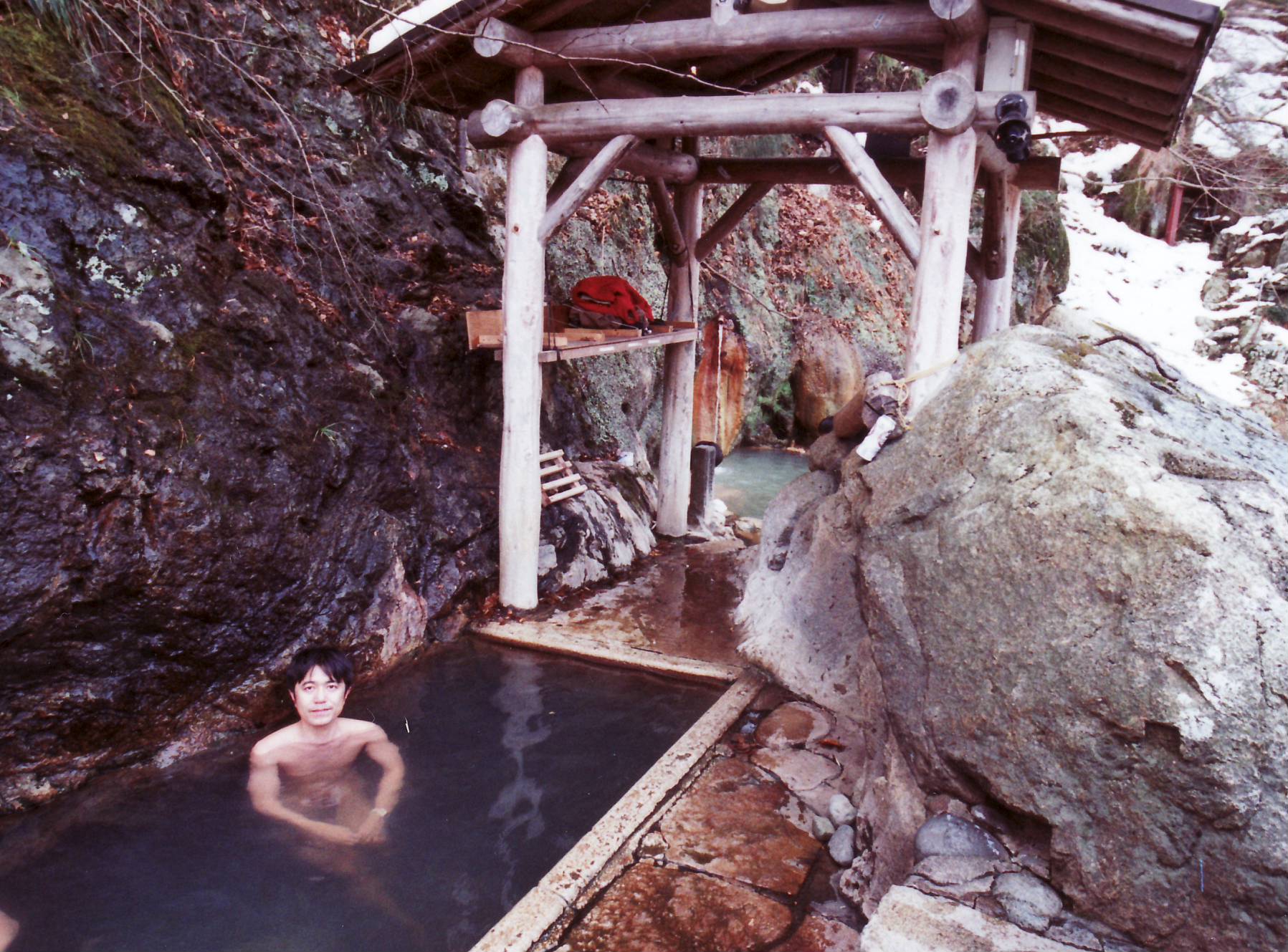 岩の3