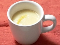 豆乳の代わりに、牛乳や生クリームを使えば、濃厚なポタージュになります。