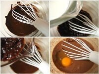 電子レンジから出したボウル（チョコレート）を泡だて器で混ぜます。そこにゆで小豆を加え、混ぜます。牛乳を加え、混ぜたら、卵を割りいれて、よく混ぜます。
