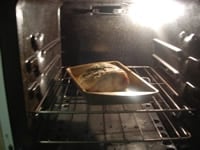 180-200℃のオーブンで40-50分焼きます。<br />
