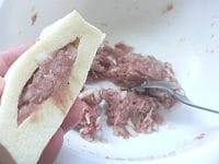 高野豆腐に肉を詰める