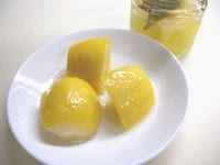 レモンの皮が柔らかくなったら出来上がりです。煮物や炒め物に使います。<br />