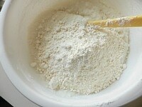 片栗粉と小麦粉を混ぜる