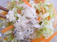 1の野菜の水気をよく絞り、2の味噌マヨネーズ、黒コショウを加えてよく和える