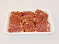 豚ヒレ肉は1ｃｍ厚さに切ってナンプラー・ガラムマサラ・おろしにんにくで下味をしておく。<br />