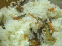 6の具材と白ゴマを加え混ぜる。