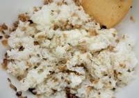 酢飯300gに椎茸、稲荷揚げ、白ゴマを混ぜ、寿司飯を用意。