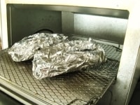 250℃で15分程度オーブントースターで蒸し焼きにします。