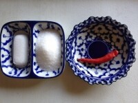 タイでは上白糖がなく、グラニュー糖を使っています。唐辛子は、今回は冷凍のプリッキーヌを使用。なければ鷹の爪でも。<br />