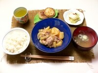 肉じゃが定食のできあがり