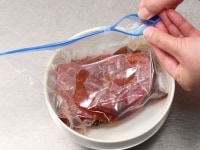 牛肉をレンジ加熱する