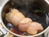 鶏胸肉を【A】で煮る