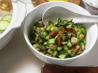 <a href="https://allabout.co.jp/gm/gc/464755/">山形のだし</a>を添えて。<br />
<br />
食べ方は、網じゃくしで豆腐をすくって小鉢に取り、山形のだしをかけて食す。