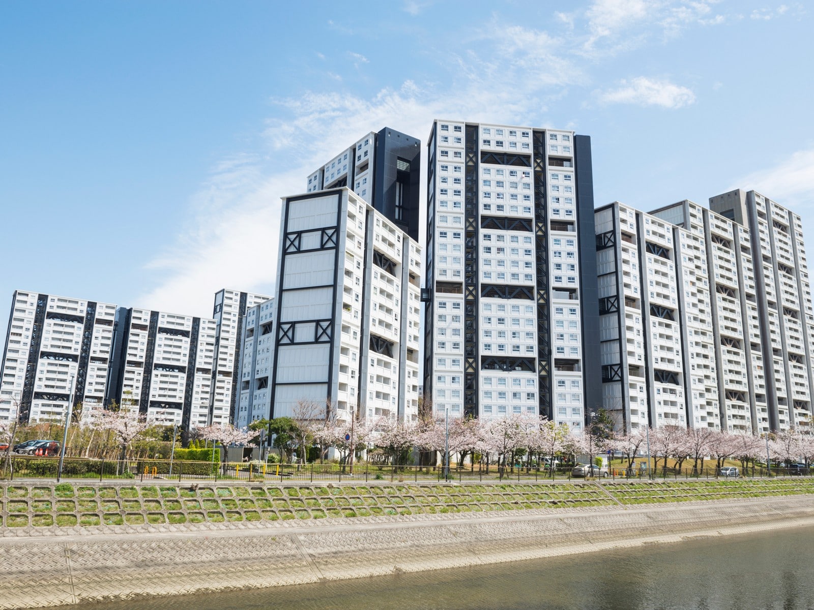 兵庫県の住みここちランキング！ 3位「神戸市中央区」、2位「西宮市」、1位は2年連続で…！