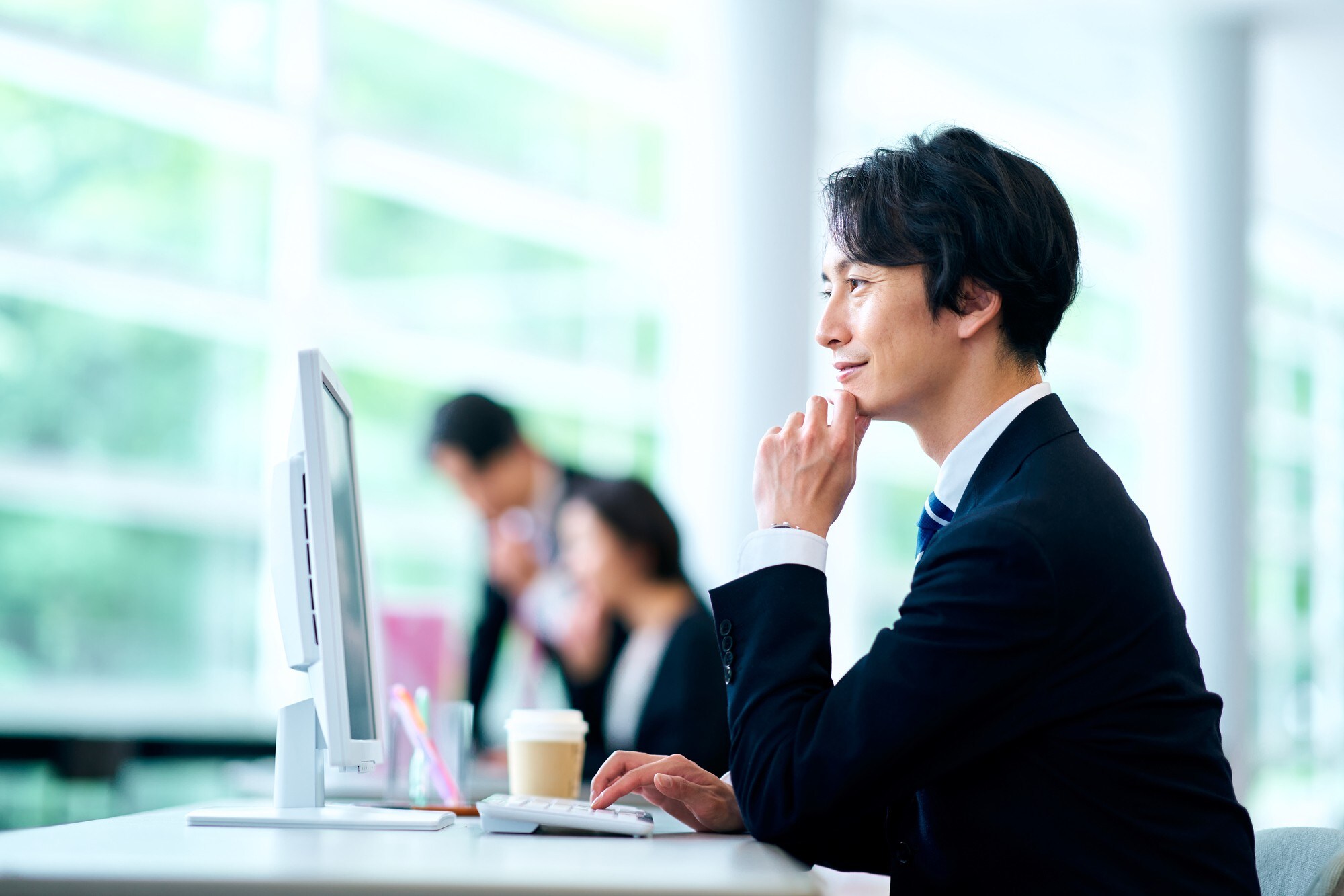 「仕事のやる気が出る職場」ランキング！ 3位「忙しすぎない」、2位「満足できる収入」、1位は？