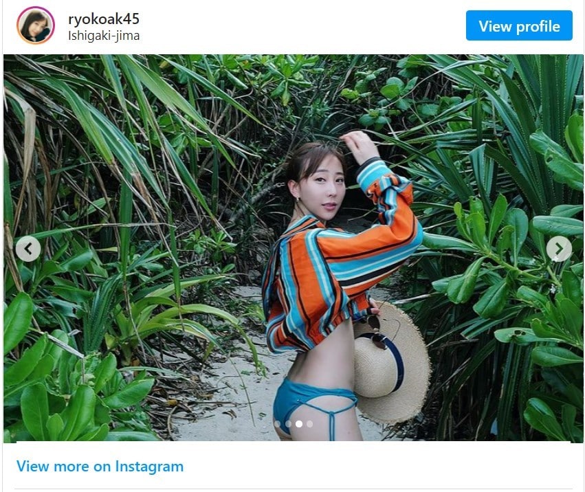 バチェラー4・秋倉諒子、美ボディ見せの美肌姿で石垣島を満喫！ 「ヒップラインの美しいこと」とファン絶賛
