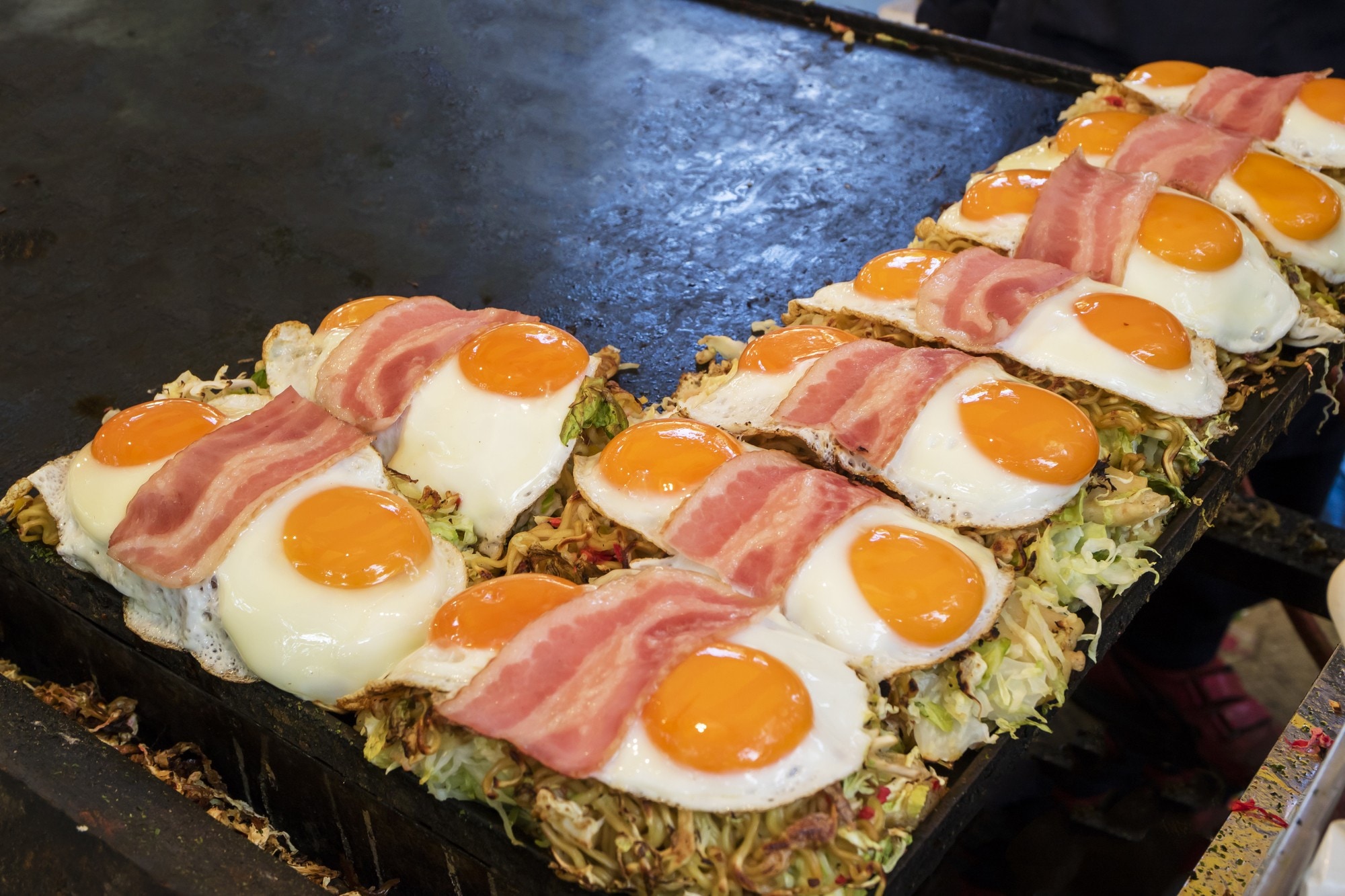 お祭りの屋台で好きな食べ物ランキング 3位の お好み焼き を抑えたtop2は All About News
