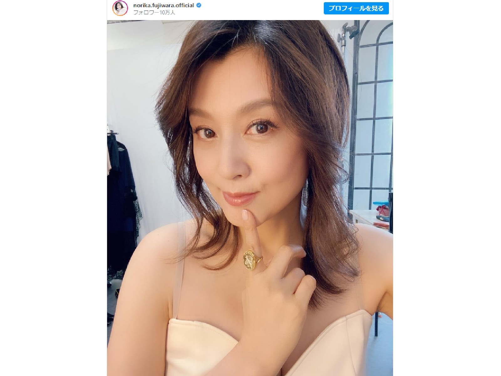 溢れだす美貌 藤原紀香 51歳のデコルテ 谷間ちらりな姿に 色っぽく最高に素敵です めちゃ美人 All About News