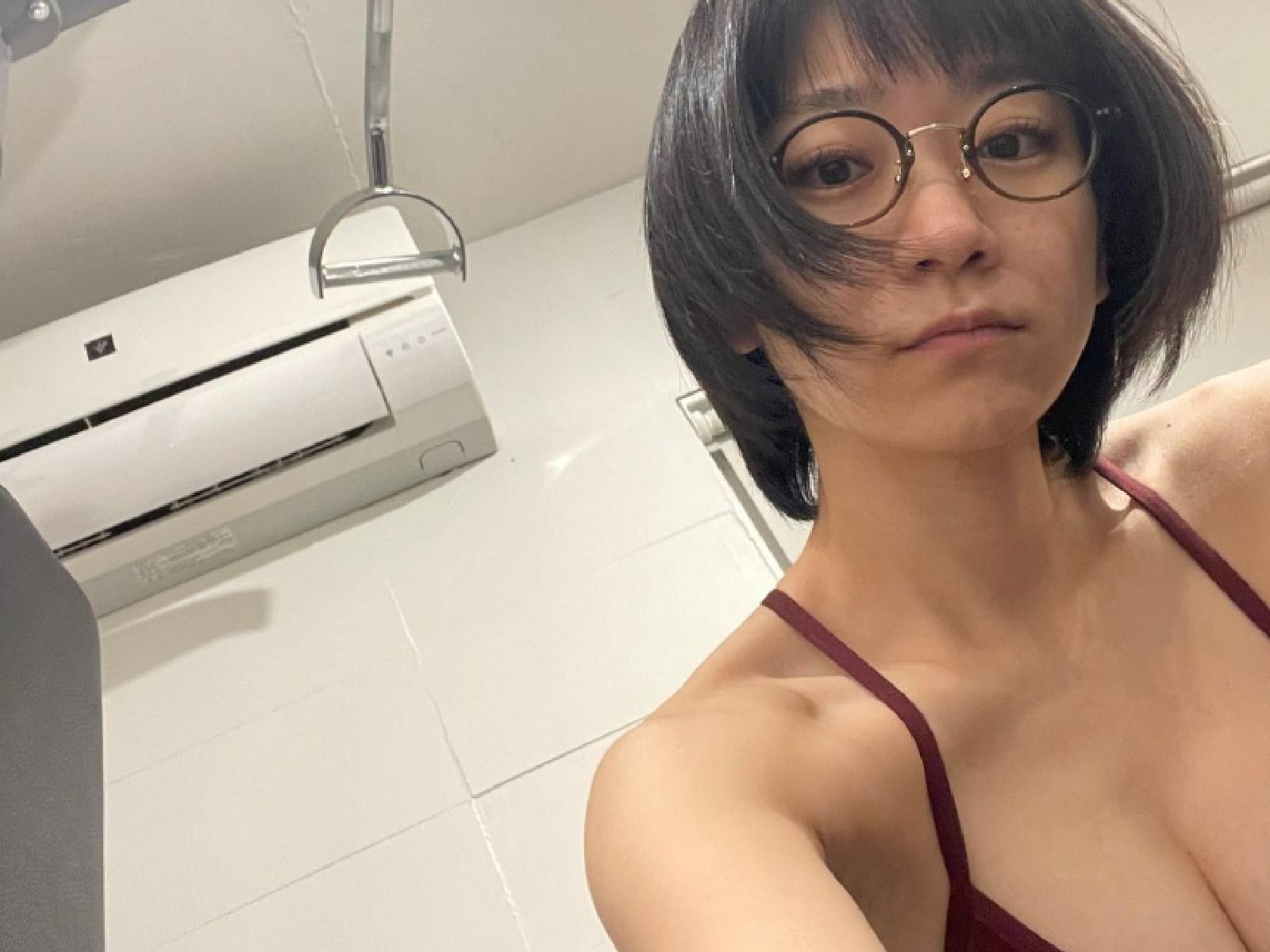自撮り　乳 