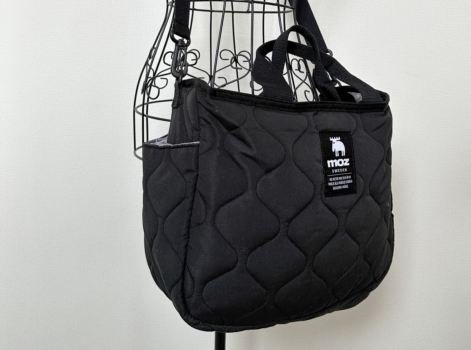 黒　キルティングバック コスパ抜群！ セブン限定「moz軽量キルティングバッグ」が普段使い