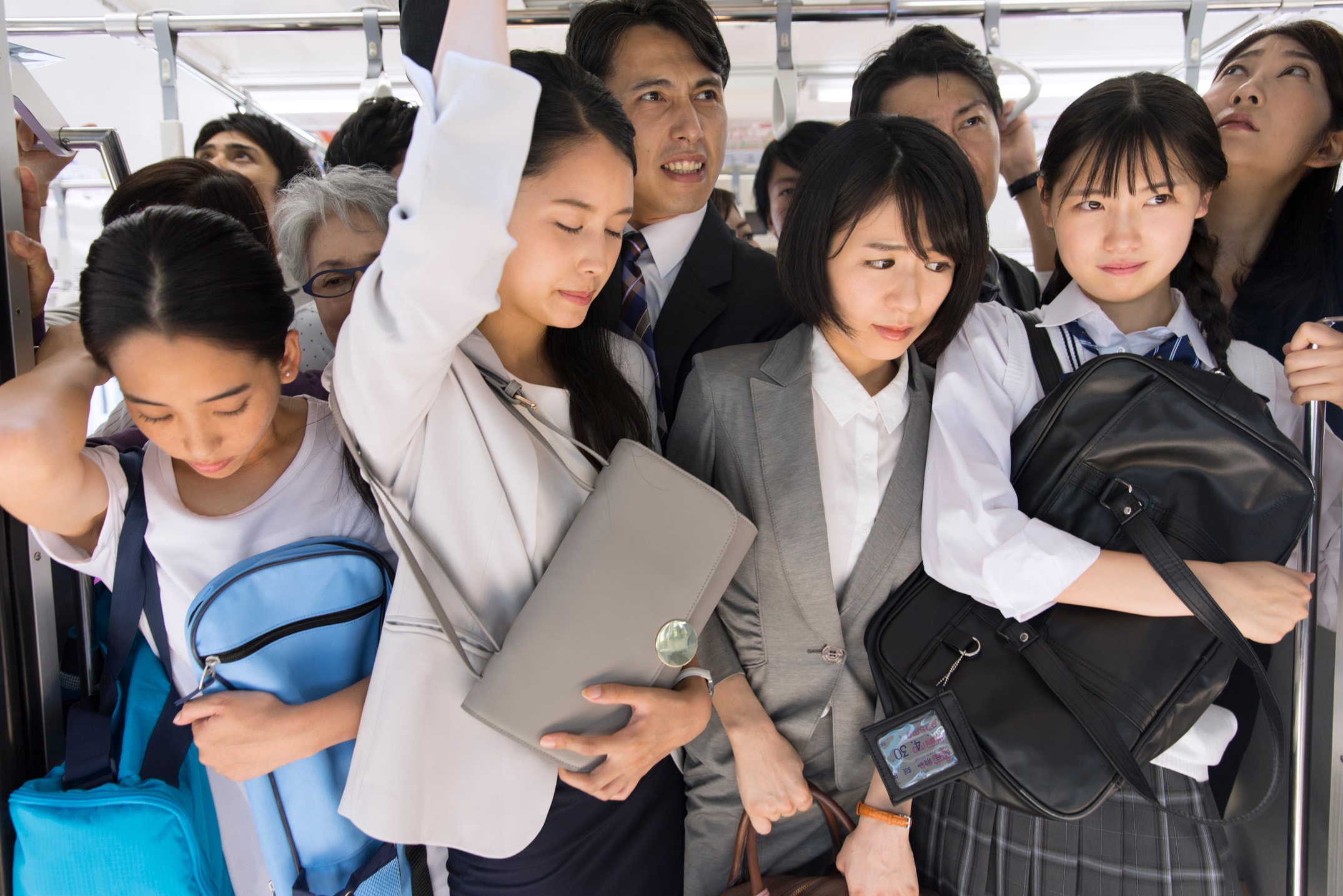 満員電車は1つの仕事 通勤の満員電車でつらいのは 行き 帰り どっち 7割以上の回答は All About News